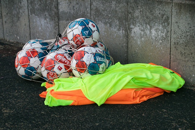 库里52+10+8创历史纪录率勇士重返西部第五，莫兰特36+6难阻灰熊跌入附加赛区​.