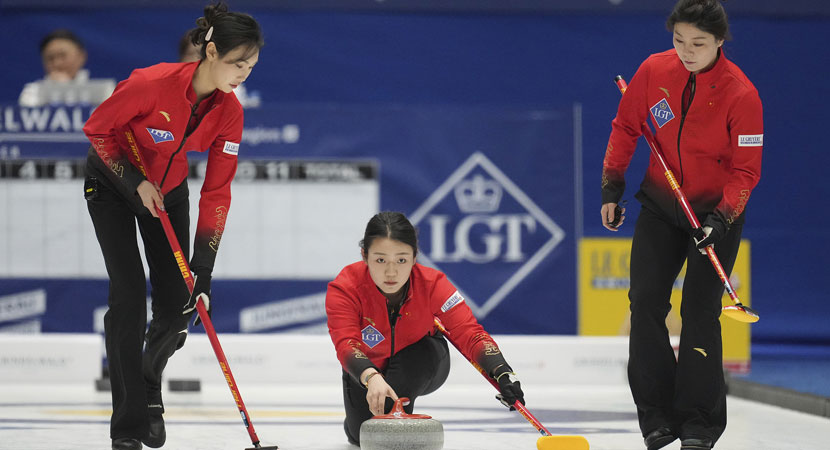 公牛队乔希·吉迪8字反应湖人半场压哨球胜利.